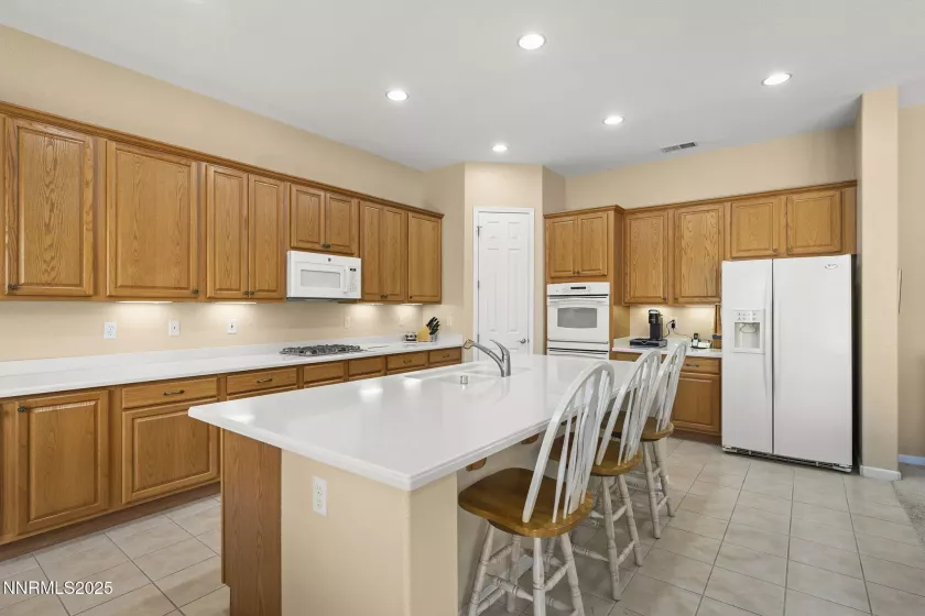 1697 Hearthstone, Reno, Nevada 89521, 4 Bedrooms Bedrooms, ,3 BathroomsBathrooms,Residential,Residential,Hearthstone,250053938