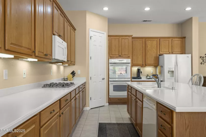 1697 Hearthstone, Reno, Nevada 89521, 4 Bedrooms Bedrooms, ,3 BathroomsBathrooms,Residential,Residential,Hearthstone,250053938
