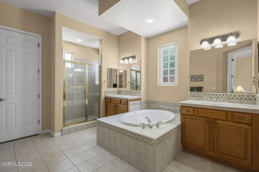 1697 Hearthstone, Reno, Nevada 89521, 4 Bedrooms Bedrooms, ,3 BathroomsBathrooms,Residential,Residential,Hearthstone,250053938