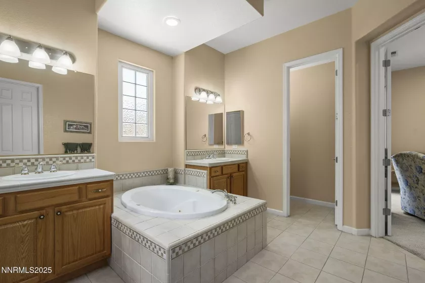 1697 Hearthstone, Reno, Nevada 89521, 4 Bedrooms Bedrooms, ,3 BathroomsBathrooms,Residential,Residential,Hearthstone,250053938