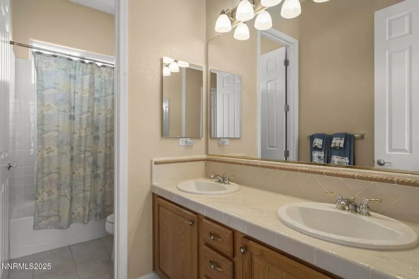 1697 Hearthstone, Reno, Nevada 89521, 4 Bedrooms Bedrooms, ,3 BathroomsBathrooms,Residential,Residential,Hearthstone,250053938