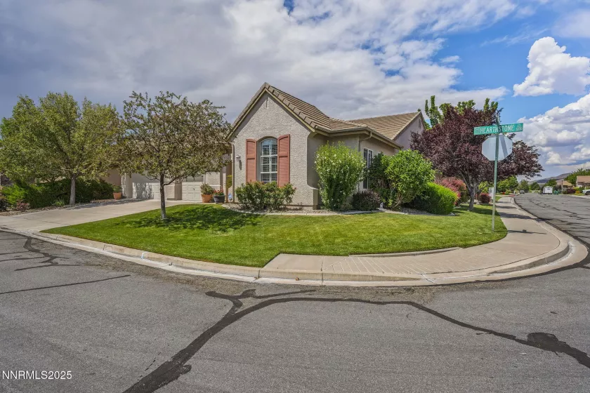 1697 Hearthstone, Reno, Nevada 89521, 4 Bedrooms Bedrooms, ,3 BathroomsBathrooms,Residential,Residential,Hearthstone,250053938
