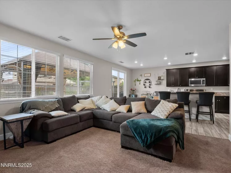 2535 Demaris, Sparks, Nevada 89436, 4 Bedrooms Bedrooms, ,3 BathroomsBathrooms,Residential,Residential,Demaris,250053958