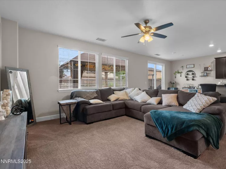 2535 Demaris, Sparks, Nevada 89436, 4 Bedrooms Bedrooms, ,3 BathroomsBathrooms,Residential,Residential,Demaris,250053958