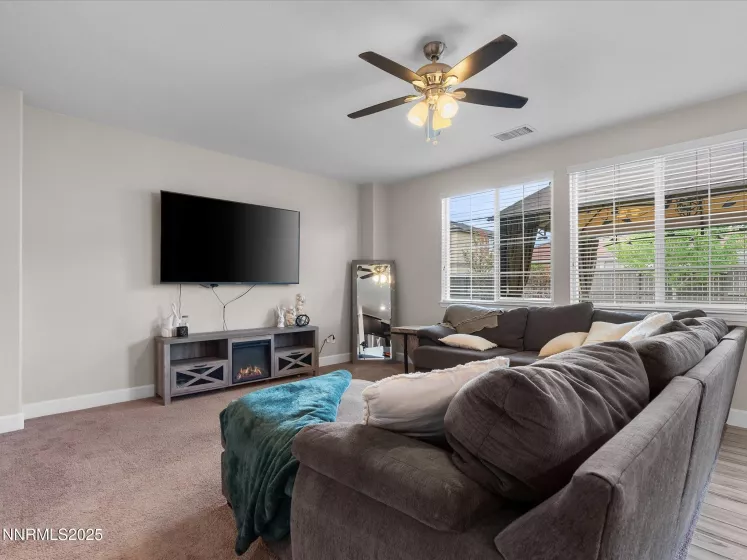 2535 Demaris, Sparks, Nevada 89436, 4 Bedrooms Bedrooms, ,3 BathroomsBathrooms,Residential,Residential,Demaris,250053958