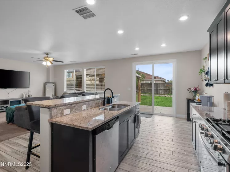 2535 Demaris, Sparks, Nevada 89436, 4 Bedrooms Bedrooms, ,3 BathroomsBathrooms,Residential,Residential,Demaris,250053958