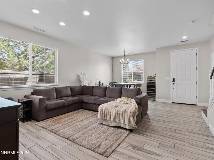 2535 Demaris, Sparks, Nevada 89436, 4 Bedrooms Bedrooms, ,3 BathroomsBathrooms,Residential,Residential,Demaris,250053958