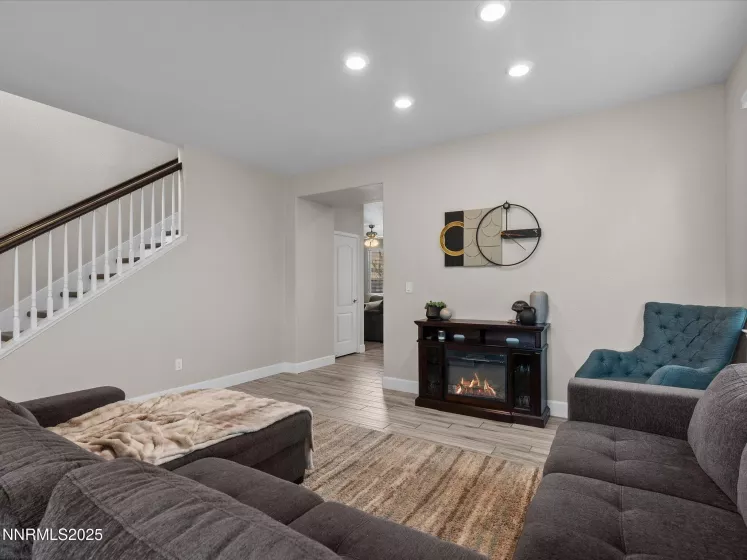 2535 Demaris, Sparks, Nevada 89436, 4 Bedrooms Bedrooms, ,3 BathroomsBathrooms,Residential,Residential,Demaris,250053958