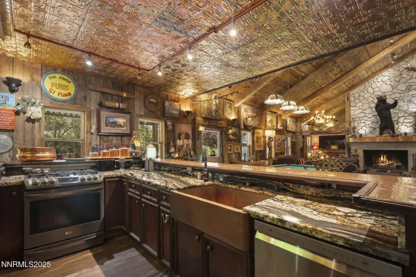 1015 US-395, Washoe Valley, Nevada 89704, 7 Bedrooms Bedrooms, ,6 BathroomsBathrooms,Residential,Residential,US-395,250053946