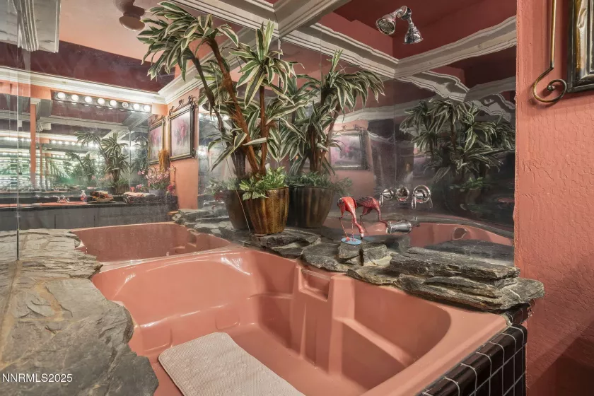 1015 US-395, Washoe Valley, Nevada 89704, 7 Bedrooms Bedrooms, ,6 BathroomsBathrooms,Residential,Residential,US-395,250053946