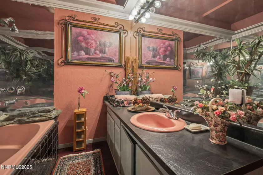 1015 US-395, Washoe Valley, Nevada 89704, 7 Bedrooms Bedrooms, ,6 BathroomsBathrooms,Residential,Residential,US-395,250053946