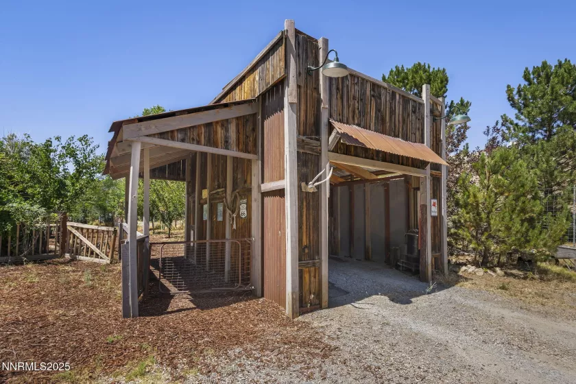 1015 US-395, Washoe Valley, Nevada 89704, 7 Bedrooms Bedrooms, ,6 BathroomsBathrooms,Residential,Residential,US-395,250053946