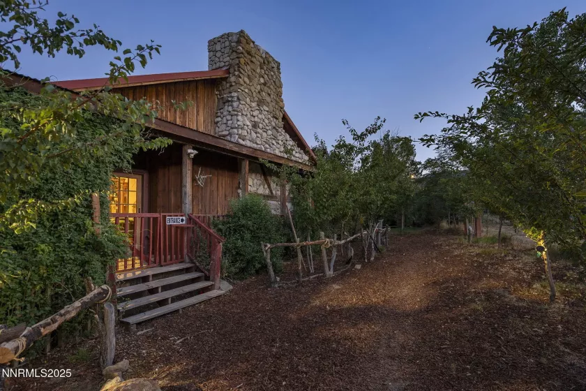 1015 US-395, Washoe Valley, Nevada 89704, 7 Bedrooms Bedrooms, ,6 BathroomsBathrooms,Residential,Residential,US-395,250053946