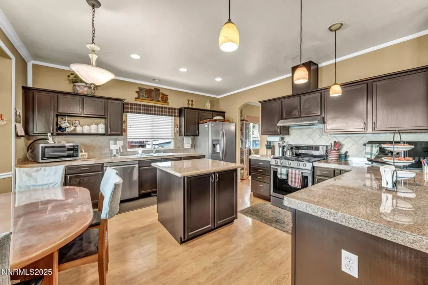 5688 Spandrell, Sparks, Nevada 89436, 4 Bedrooms Bedrooms, ,3 BathroomsBathrooms,Residential,Residential,Spandrell,250053947