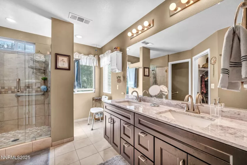 5688 Spandrell, Sparks, Nevada 89436, 4 Bedrooms Bedrooms, ,3 BathroomsBathrooms,Residential,Residential,Spandrell,250053947