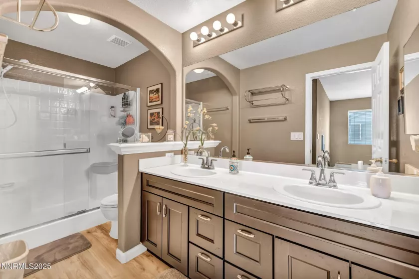 5688 Spandrell, Sparks, Nevada 89436, 4 Bedrooms Bedrooms, ,3 BathroomsBathrooms,Residential,Residential,Spandrell,250053947