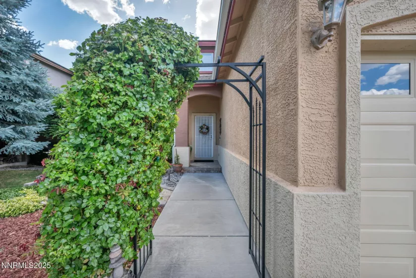 5688 Spandrell, Sparks, Nevada 89436, 4 Bedrooms Bedrooms, ,3 BathroomsBathrooms,Residential,Residential,Spandrell,250053947