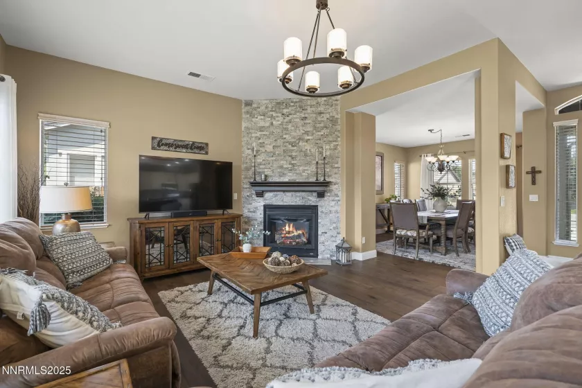 5365 Ebbetts Pass, Sparks, Nevada 89436, 4 Bedrooms Bedrooms, ,3 BathroomsBathrooms,Residential,Residential,Ebbetts Pass,250053952