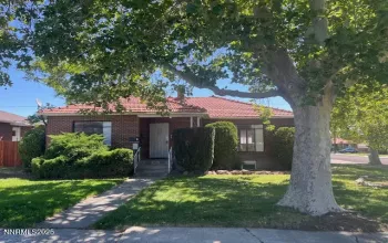680 Edelweiss, Reno, Nevada 89502, ,Residential Income,Residential,Edelweiss,250053971