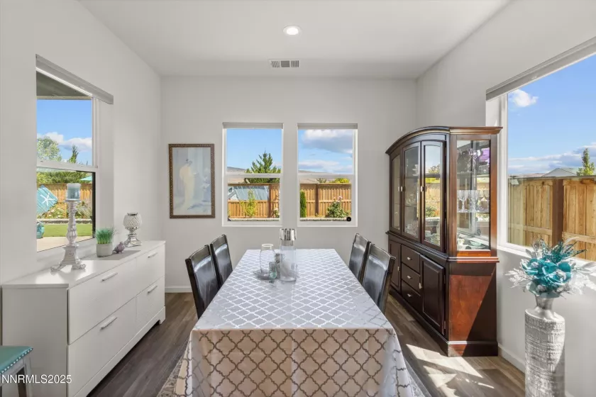 7586 Evans Bridge, Sparks, Nevada 89436, 2 Bedrooms Bedrooms, ,3 BathroomsBathrooms,Residential,Residential,Evans Bridge,250053972