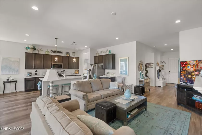 7586 Evans Bridge, Sparks, Nevada 89436, 2 Bedrooms Bedrooms, ,3 BathroomsBathrooms,Residential,Residential,Evans Bridge,250053972