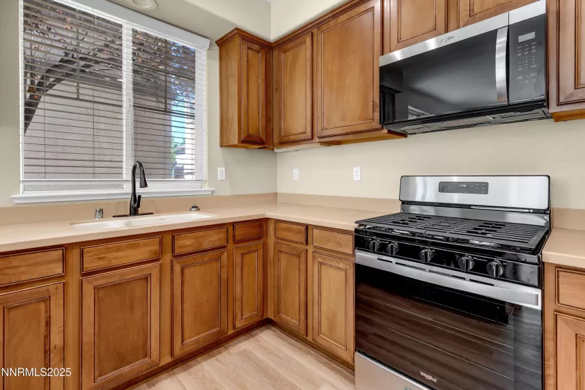 6635 Latour, Sparks, Nevada 89436, 4 Bedrooms Bedrooms, ,4 BathroomsBathrooms,Residential,Residential,Latour,250053975