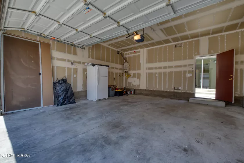 6635 Latour, Sparks, Nevada 89436, 4 Bedrooms Bedrooms, ,4 BathroomsBathrooms,Residential,Residential,Latour,250053975