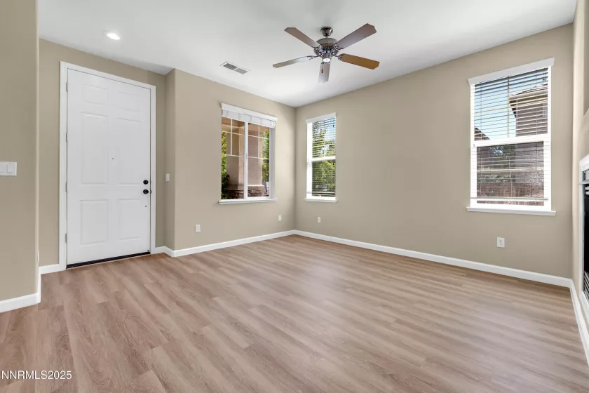 6635 Latour, Sparks, Nevada 89436, 4 Bedrooms Bedrooms, ,4 BathroomsBathrooms,Residential,Residential,Latour,250053975