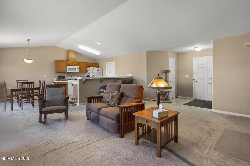 1470 9th, Silver Springs, Nevada 89429, 3 Bedrooms Bedrooms, ,2 BathroomsBathrooms,Residential,Residential,9th,250053976
