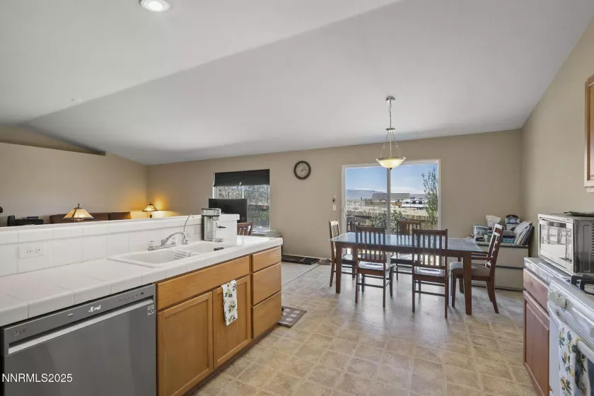 1470 9th, Silver Springs, Nevada 89429, 3 Bedrooms Bedrooms, ,2 BathroomsBathrooms,Residential,Residential,9th,250053976