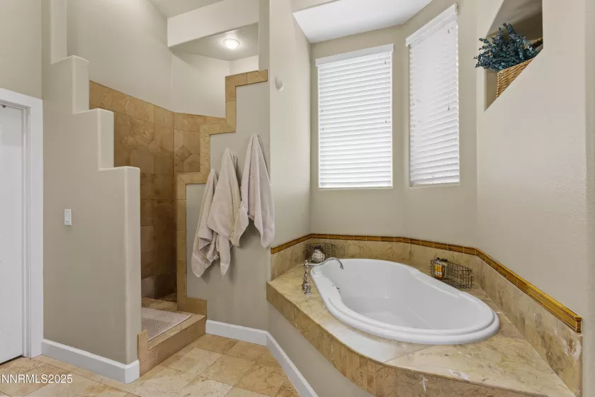 2880 Friar Rock, Sparks, Nevada 89436, 5 Bedrooms Bedrooms, ,4 BathroomsBathrooms,Residential,Residential,Friar Rock,250053921