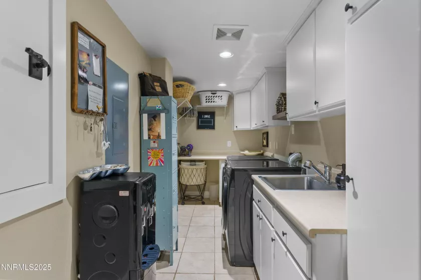 2880 Friar Rock, Sparks, Nevada 89436, 5 Bedrooms Bedrooms, ,4 BathroomsBathrooms,Residential,Residential,Friar Rock,250053921