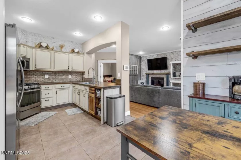 7859 Guerra, Sparks, Nevada 89436, 4 Bedrooms Bedrooms, ,3 BathroomsBathrooms,Residential,Residential,Guerra,250053926