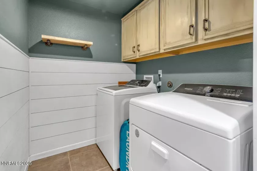 7859 Guerra, Sparks, Nevada 89436, 4 Bedrooms Bedrooms, ,3 BathroomsBathrooms,Residential,Residential,Guerra,250053926