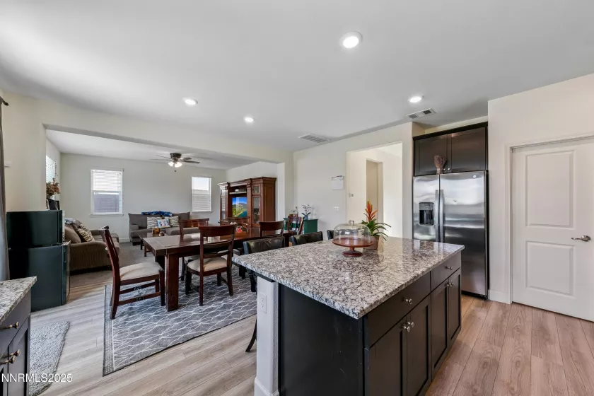 2012 Maradona, Sparks, Nevada 89436, 4 Bedrooms Bedrooms, ,3 BathroomsBathrooms,Residential,Residential,Maradona,250053981