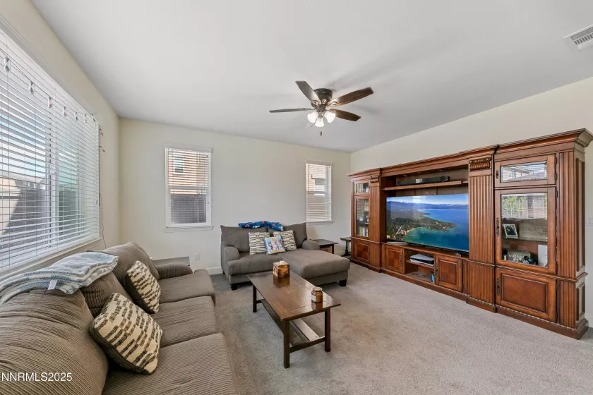 2012 Maradona, Sparks, Nevada 89436, 4 Bedrooms Bedrooms, ,3 BathroomsBathrooms,Residential,Residential,Maradona,250053981