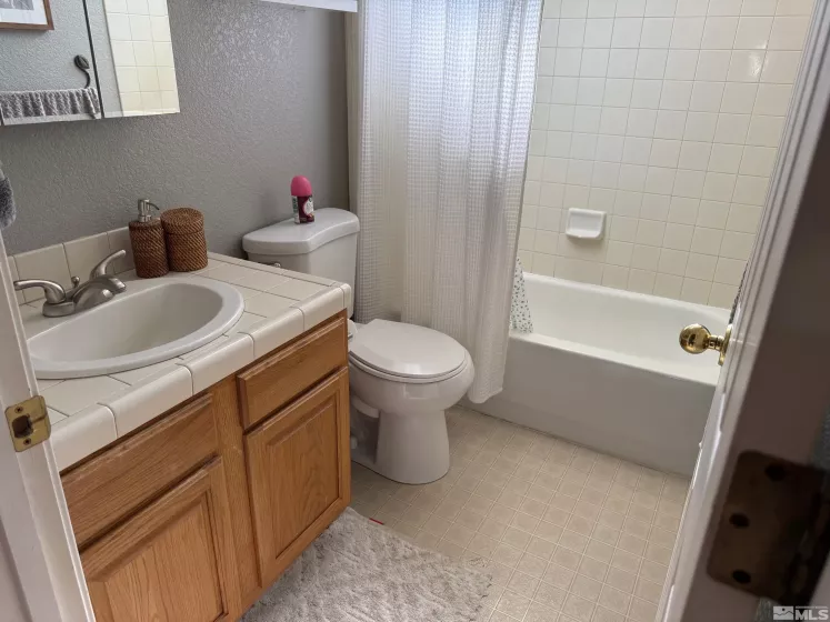 980 Sunview, Carson City, Nevada 89705, 3 Bedrooms Bedrooms, ,2 BathroomsBathrooms,Residential,Residential,Sunview,250006154