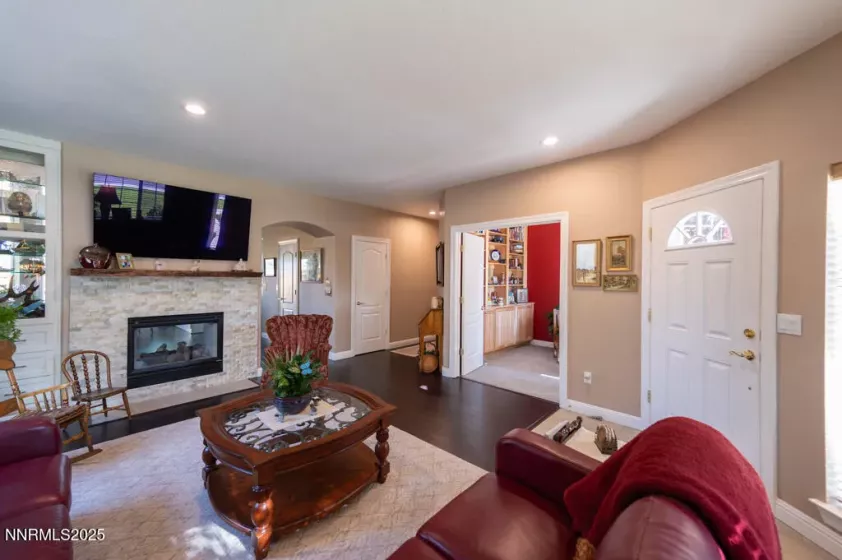1459 Cardiff, Gardnerville, Nevada 89410, 3 Bedrooms Bedrooms, ,2 BathroomsBathrooms,Residential,Residential,Cardiff,250053987
