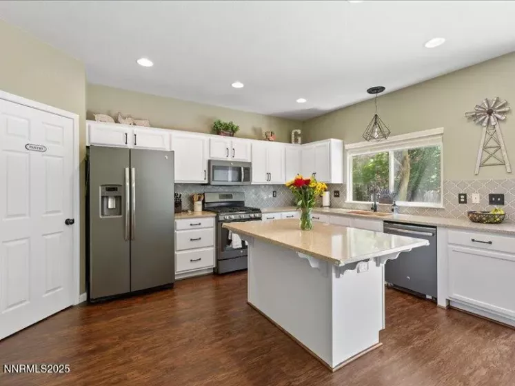 9542 Angel Falls, Reno, Nevada 89506, 4 Bedrooms Bedrooms, ,3 BathroomsBathrooms,Residential,Residential,Angel Falls,250053989