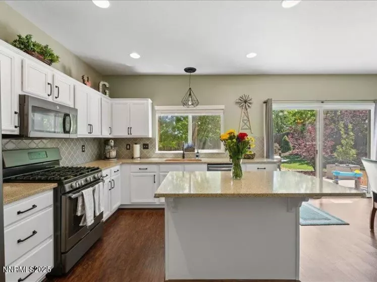 9542 Angel Falls, Reno, Nevada 89506, 4 Bedrooms Bedrooms, ,3 BathroomsBathrooms,Residential,Residential,Angel Falls,250053989