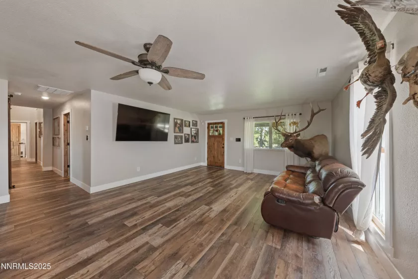1427 Oberholtzer, Reno, Nevada 89506, 4 Bedrooms Bedrooms, ,3 BathroomsBathrooms,Residential,Residential,Oberholtzer,250053991