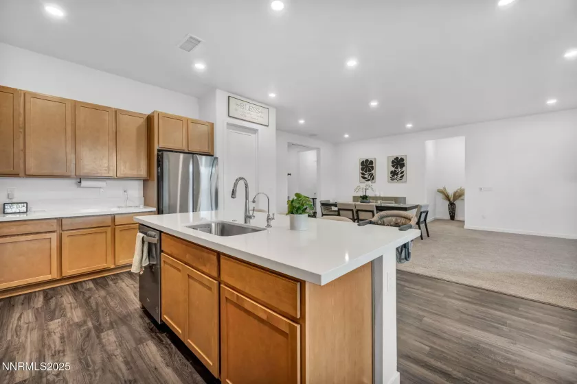 1922 Hogan Peak, Carson City, Nevada 89701, 3 Bedrooms Bedrooms, ,3 BathroomsBathrooms,Residential,Residential,Hogan Peak,250053992