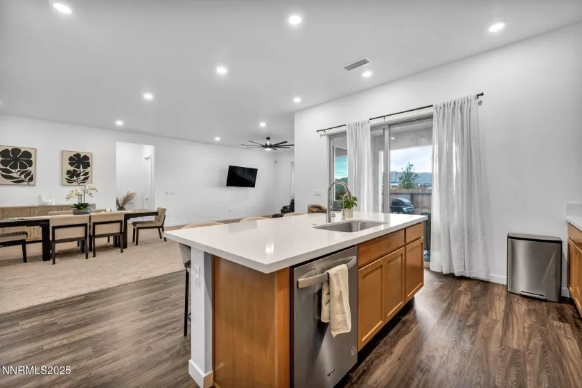 1922 Hogan Peak, Carson City, Nevada 89701, 3 Bedrooms Bedrooms, ,3 BathroomsBathrooms,Residential,Residential,Hogan Peak,250053992
