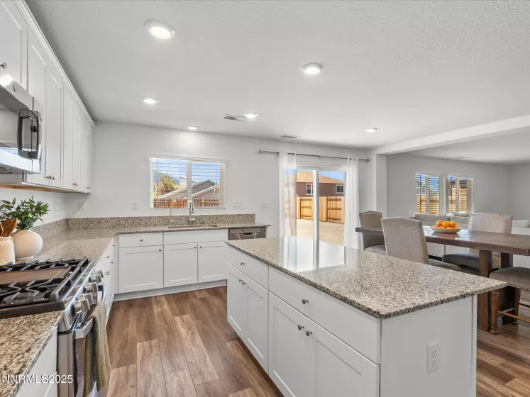 8929 Quail Fls, Reno, Nevada 89506, 4 Bedrooms Bedrooms, ,3 BathroomsBathrooms,Residential,Residential,Quail Fls,250053993