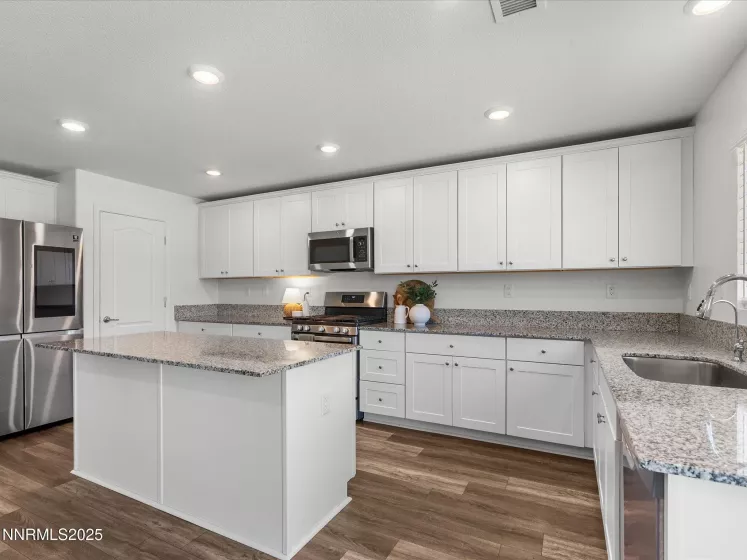 8929 Quail Fls, Reno, Nevada 89506, 4 Bedrooms Bedrooms, ,3 BathroomsBathrooms,Residential,Residential,Quail Fls,250053993