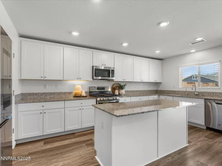 8929 Quail Fls, Reno, Nevada 89506, 4 Bedrooms Bedrooms, ,3 BathroomsBathrooms,Residential,Residential,Quail Fls,250053993
