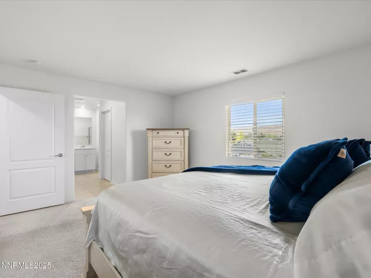 8929 Quail Fls, Reno, Nevada 89506, 4 Bedrooms Bedrooms, ,3 BathroomsBathrooms,Residential,Residential,Quail Fls,250053993