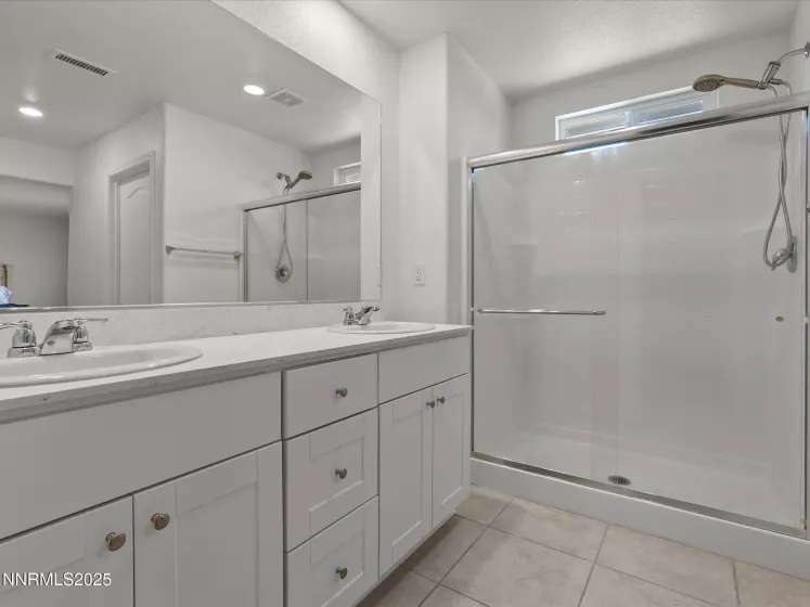 8929 Quail Fls, Reno, Nevada 89506, 4 Bedrooms Bedrooms, ,3 BathroomsBathrooms,Residential,Residential,Quail Fls,250053993