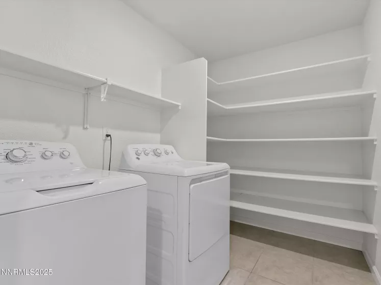 8929 Quail Fls, Reno, Nevada 89506, 4 Bedrooms Bedrooms, ,3 BathroomsBathrooms,Residential,Residential,Quail Fls,250053993