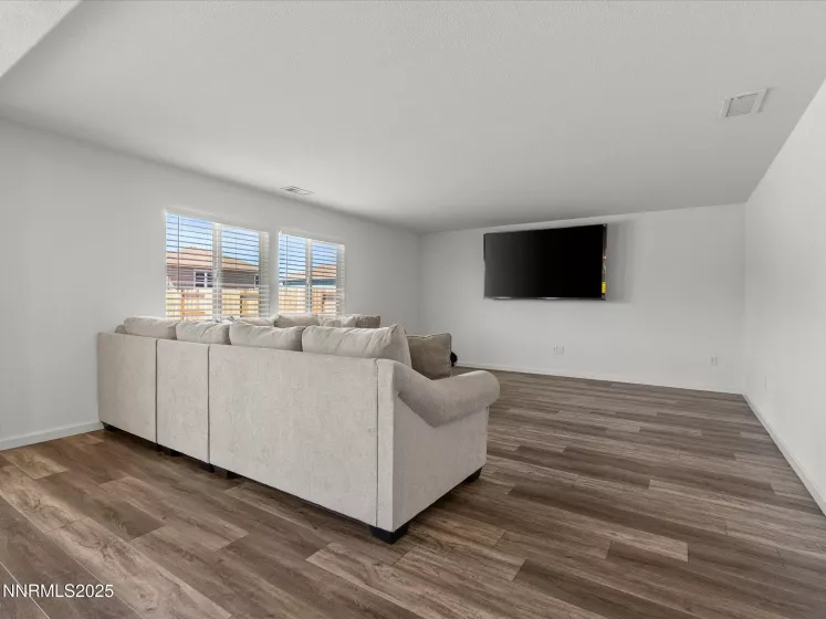 8929 Quail Fls, Reno, Nevada 89506, 4 Bedrooms Bedrooms, ,3 BathroomsBathrooms,Residential,Residential,Quail Fls,250053993